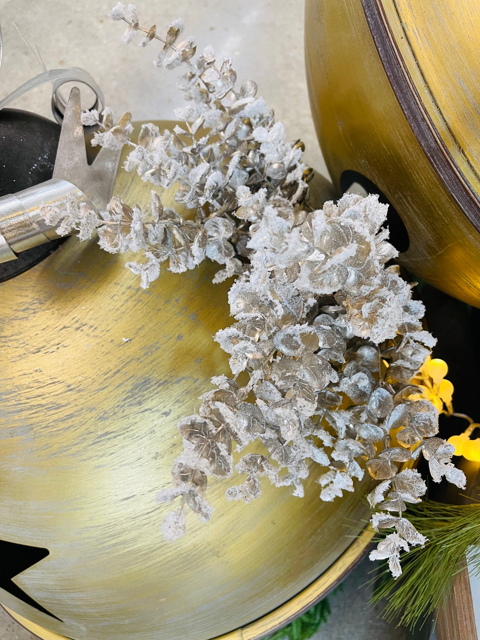 MET SNOW MINI EUCALYPTUS BUSH