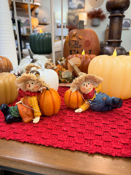 Poly Scarecrow w/ Pumpkin (2 styles)