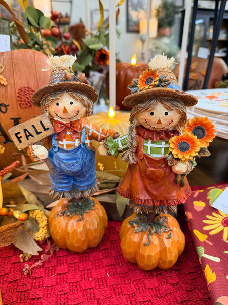 Scarecrow On Pumpkin (2 styles)