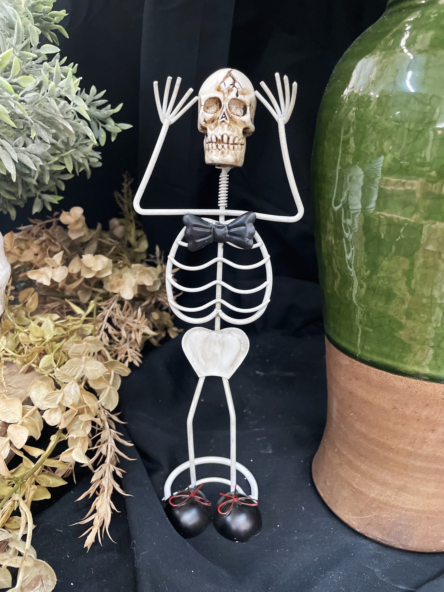 Metal Skeleton w/ Hands Up