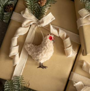 BEIGE HEN ORNAMENT