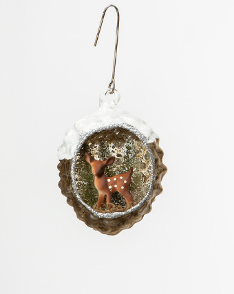 PINE CONE SCENE ORNAMENT W/ DEER