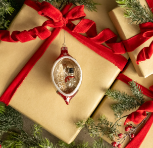 SNOWMAN DIORAMA ORNAMENT