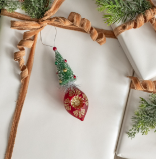 6" RED VINTAGE TREE ORNAMENT