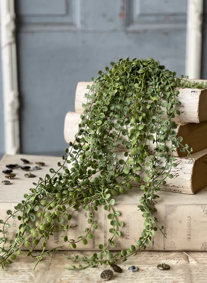 Boutonniere Vine Cascade (2 Sizes)